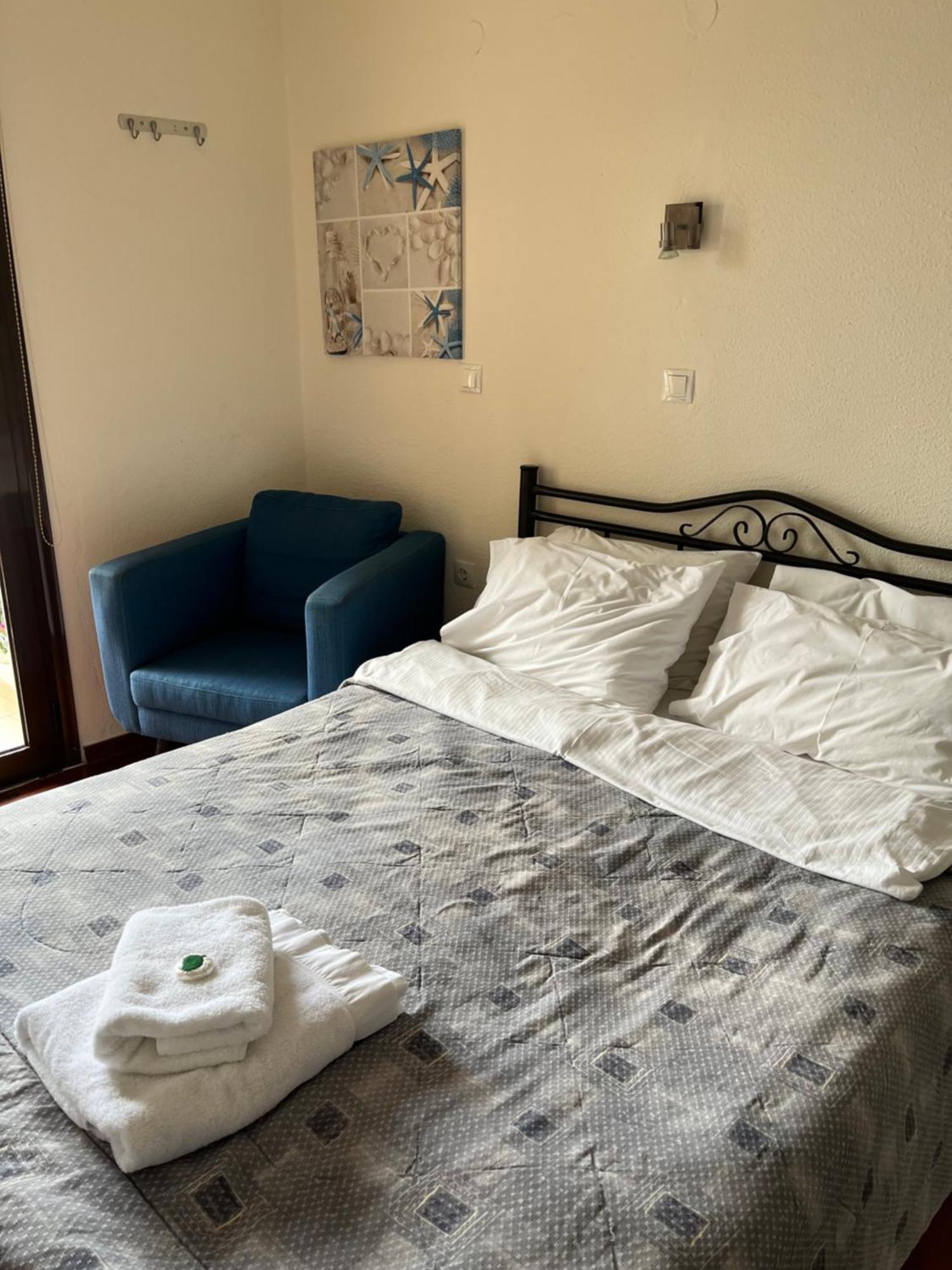 Candia Hotel Chrissi Akti Chania Exterior foto